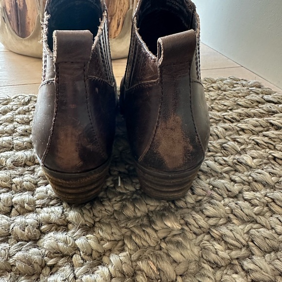 Intentionally RUSTIC Born Vintage Booties - Picture 2 of 8
